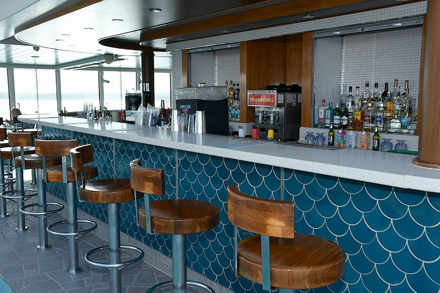 Waves Pool Bar